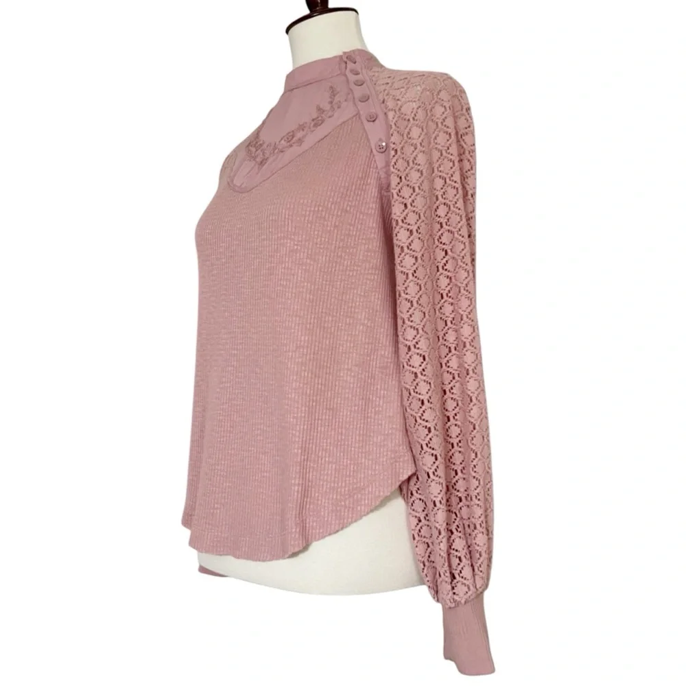 Free People Sweetest Thing Lace Sleeve Pink Blush Thermal Top‎ Size XS